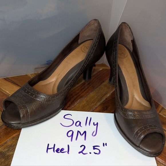 Nurture by Lamaze Shoes - Women's Brown Peep-Toe Heels